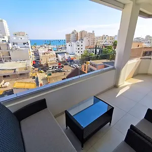 Sunny Daze Seaview Апартаменты Ларнака