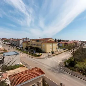 Appartamento Cozy With Private Parking Croazia